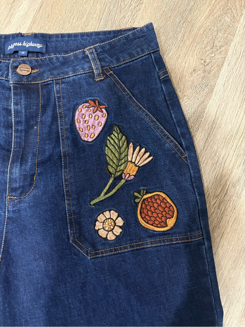 ModCloth X Princess Highway floral embroidered pockets wide leg jeans 14 - Picture 3 of 9